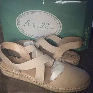 RIVIERA ESPADRILLE WEDGE SANDAL. New size 9